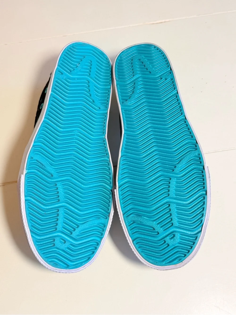 Nike 6.0 Balsa slip-on Loafer with black suede